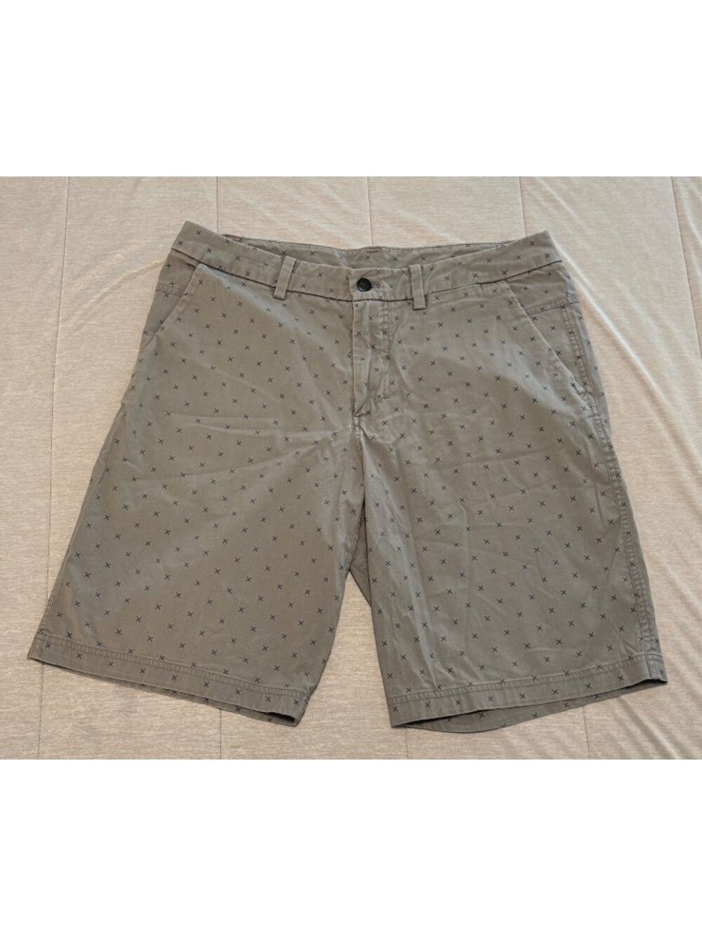 Lululemon Mens 36 Commission Classic Fit 7" Shorts Light Gray Blue X Chino